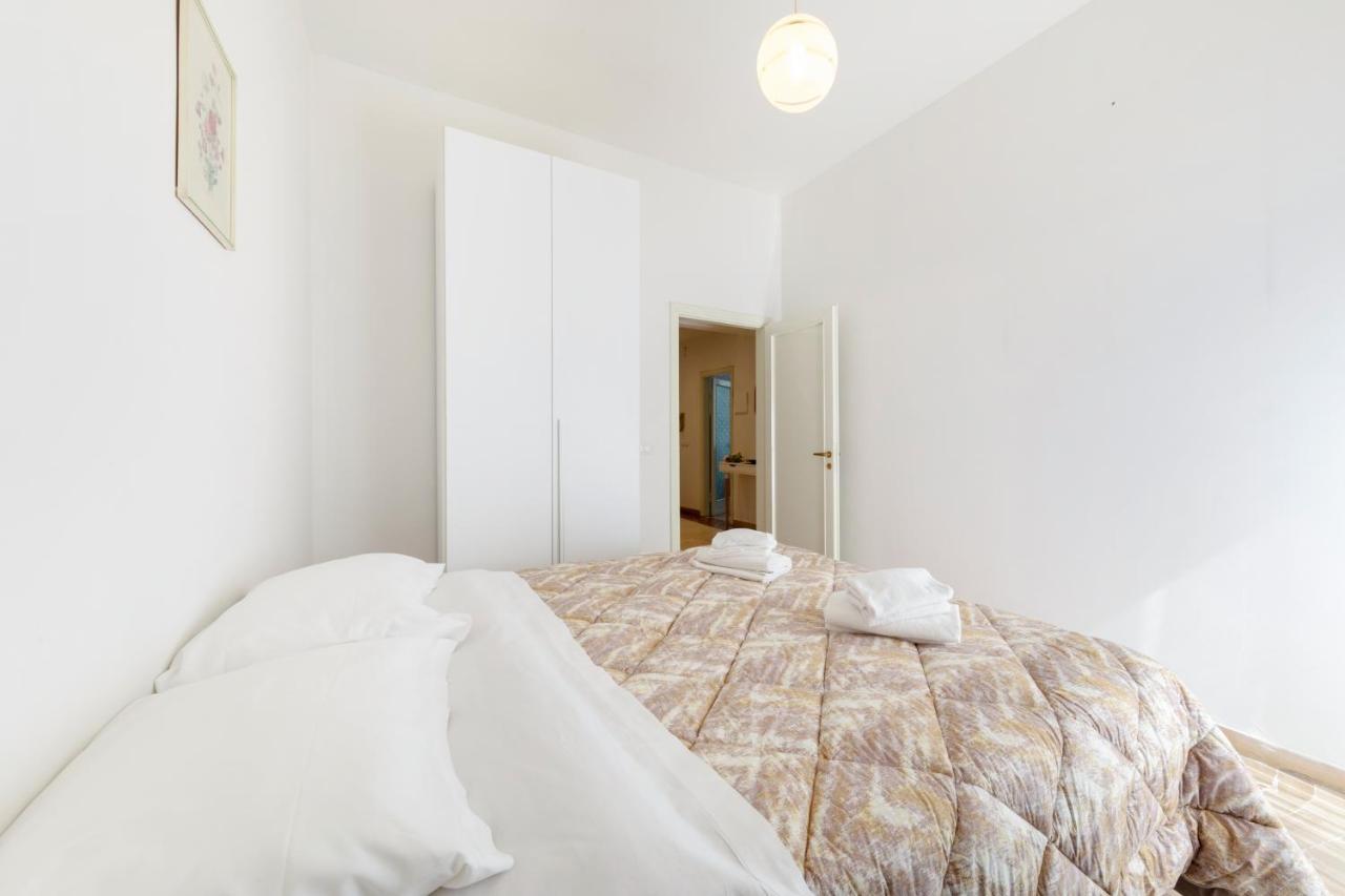Il Salotto Blu - Appartamento Con Parcheggio Florence Exterior photo