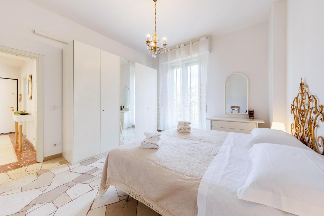 Il Salotto Blu - Appartamento Con Parcheggio Florence Exterior photo
