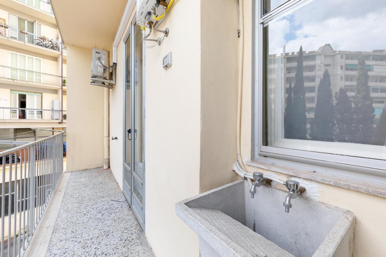 Il Salotto Blu - Appartamento Con Parcheggio Florence Exterior photo
